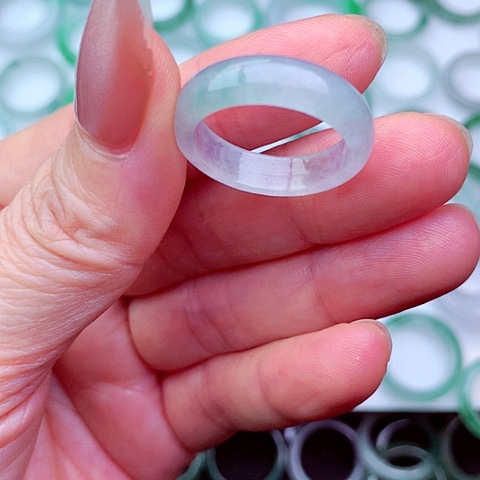 翡翠戒指未镶嵌?*天然翡翠