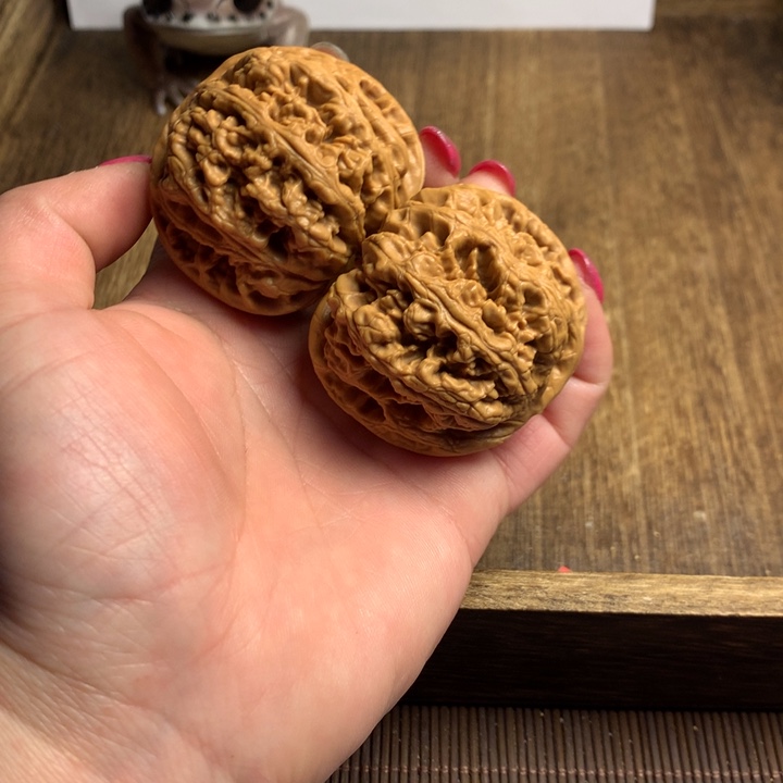 文玩核桃吊坠M****g粗筋