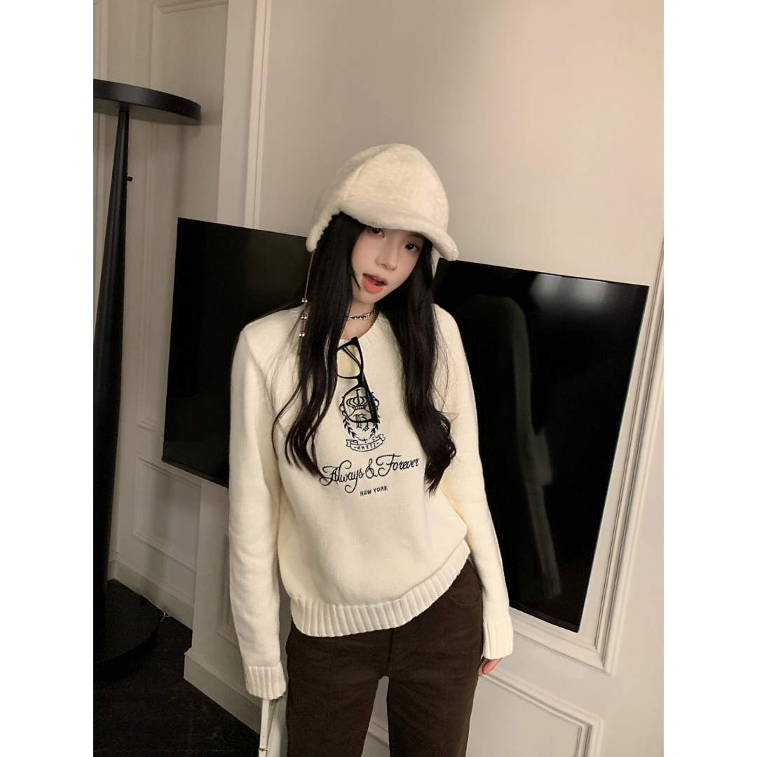白色套头毛衣女宽松圆领刺绣长袖针织上衣23286#