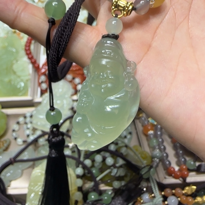 蛇纹石玉吊坠合金