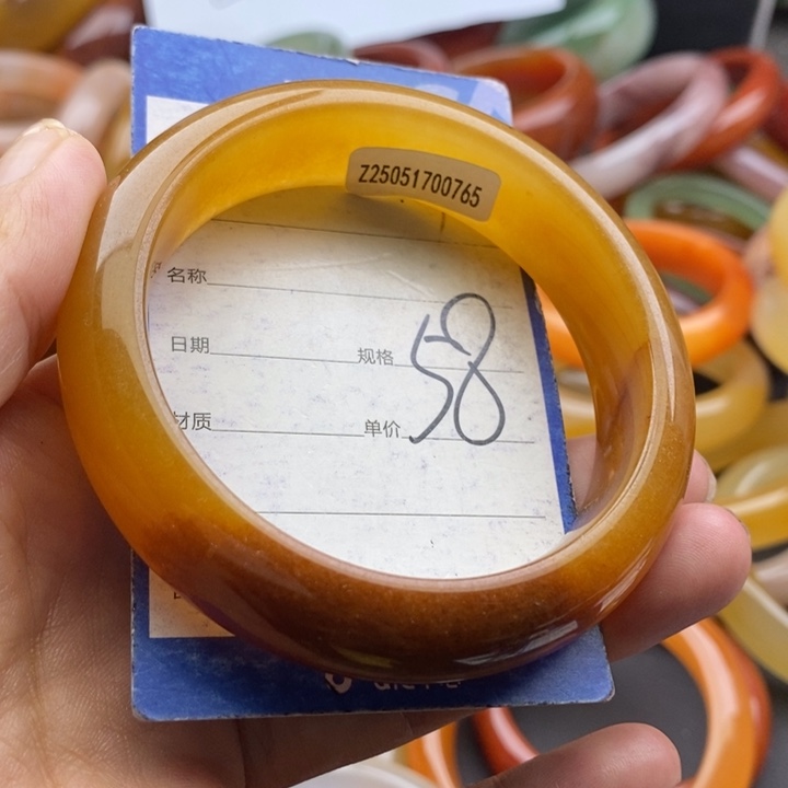 石英质玉手镯未镶嵌