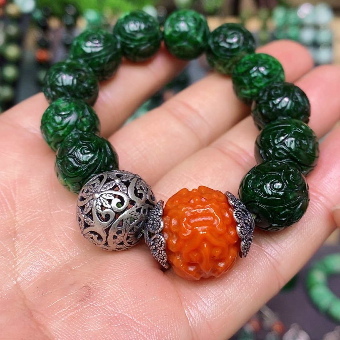 翡翠手链未镶嵌蓝***刘漂亮美眉