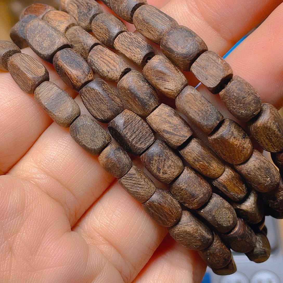 山***购沉香达拉干随形多圈手串23克