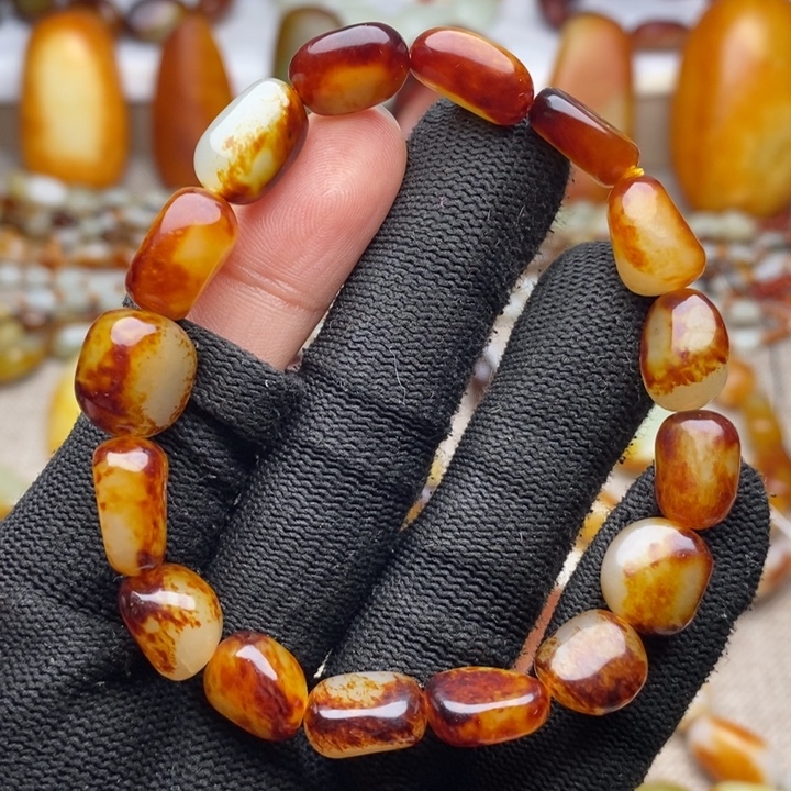 和田玉未镶嵌把件