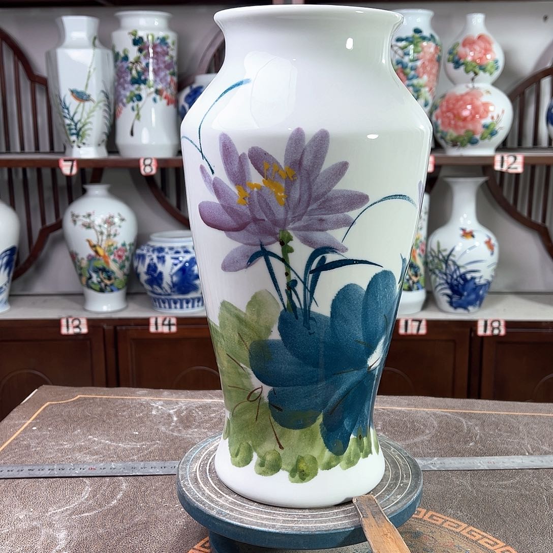 摆件景德镇陶瓷大鱼紫荷