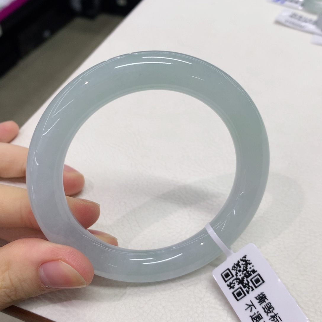 未镶嵌手镯翡翠手镯