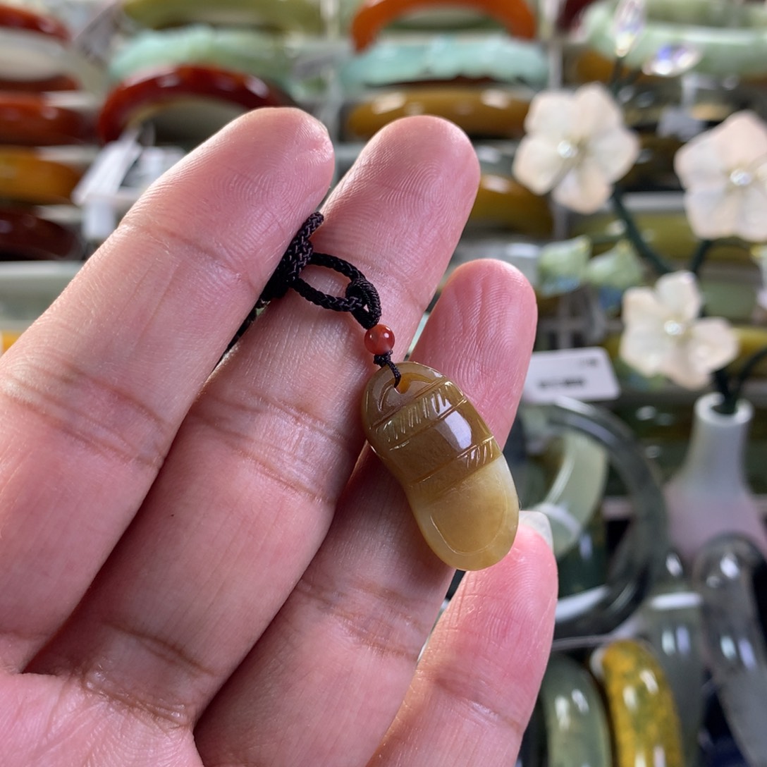 和田玉（糖玉）颈饰未镶嵌