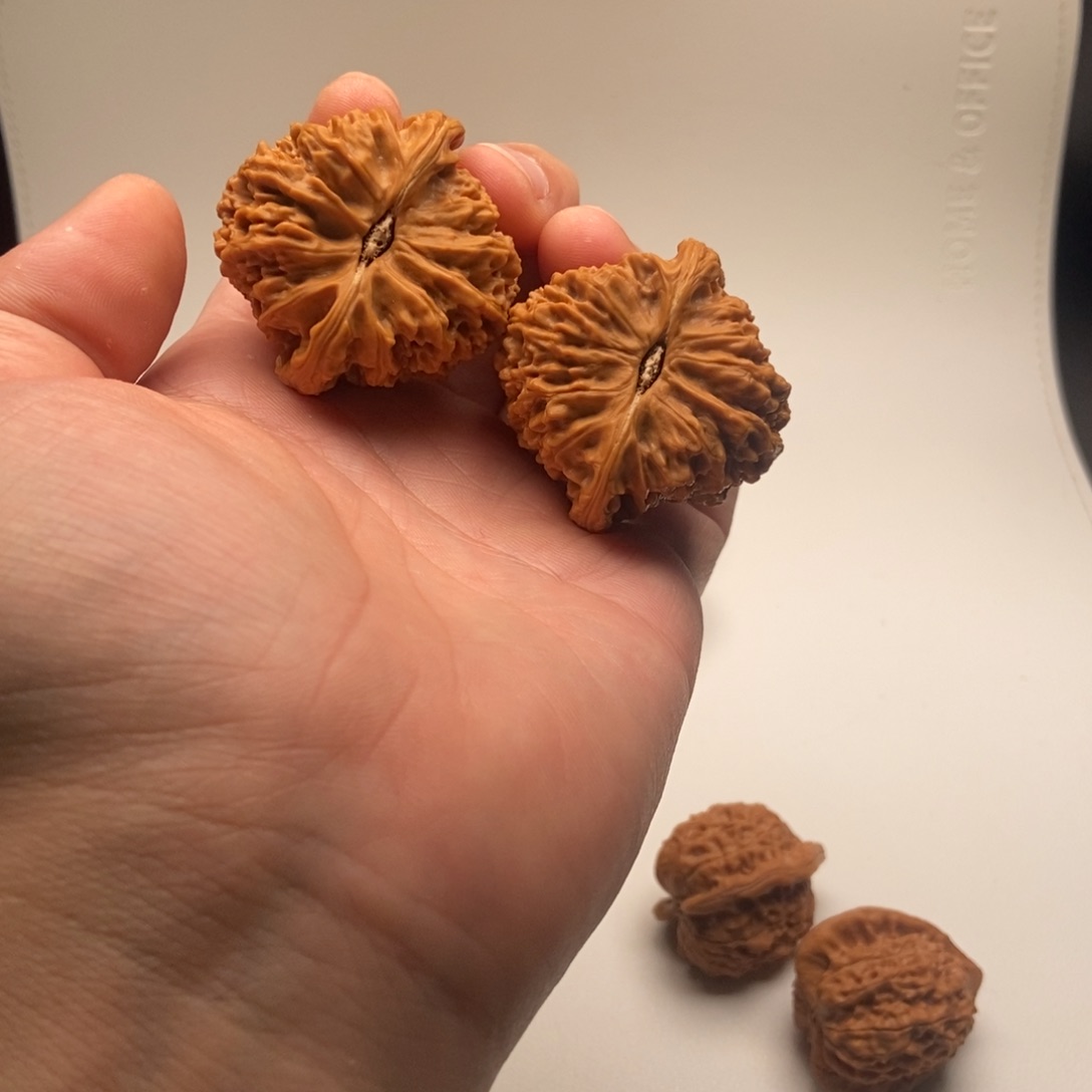 文玩核桃把件z***?南将石