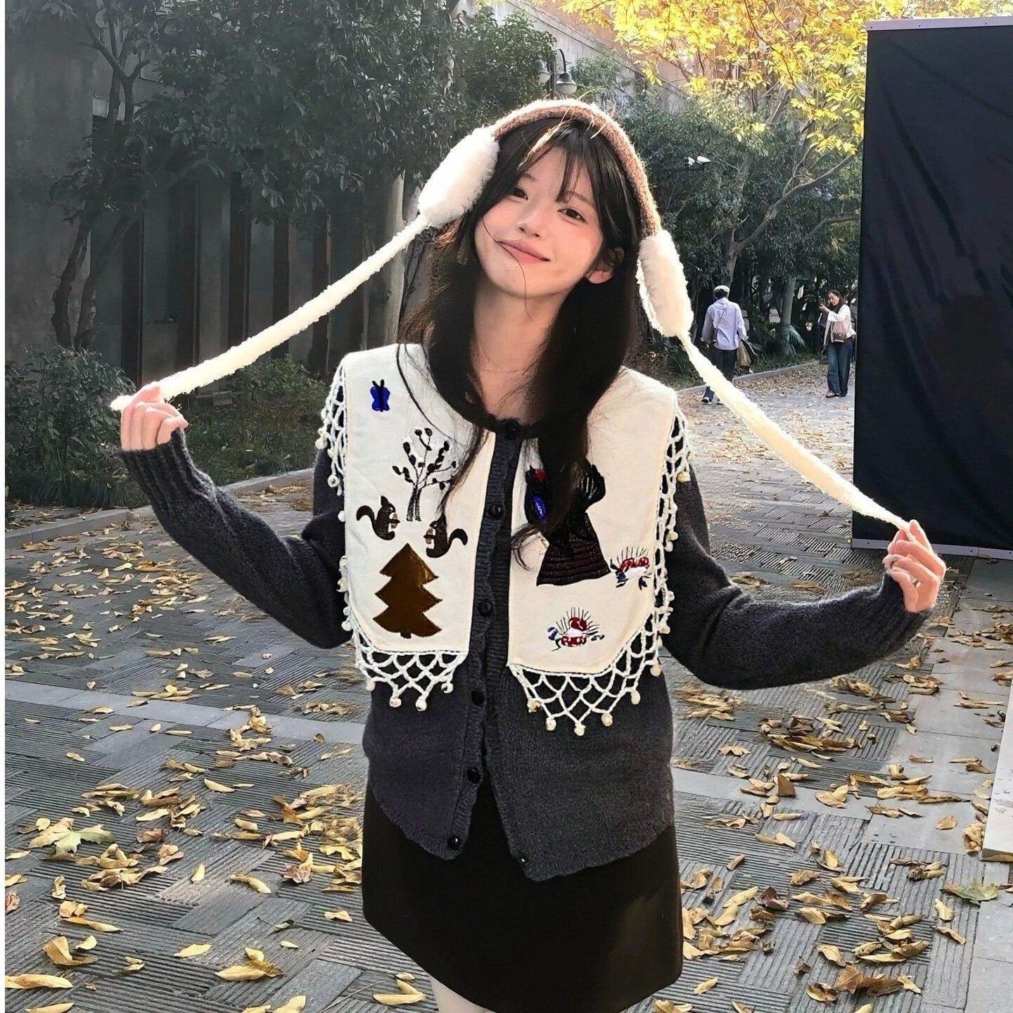 【森屿童话】冬季新款时尚童趣钩花刺绣休闲百搭针织衫女.D2374