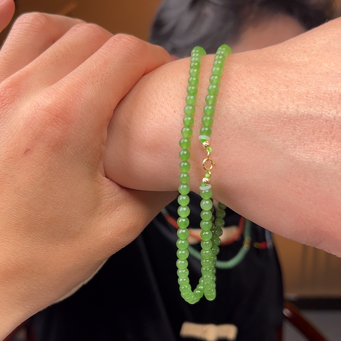 和田玉项链18K金镶嵌碧玉苹果绿无矿点小米珠