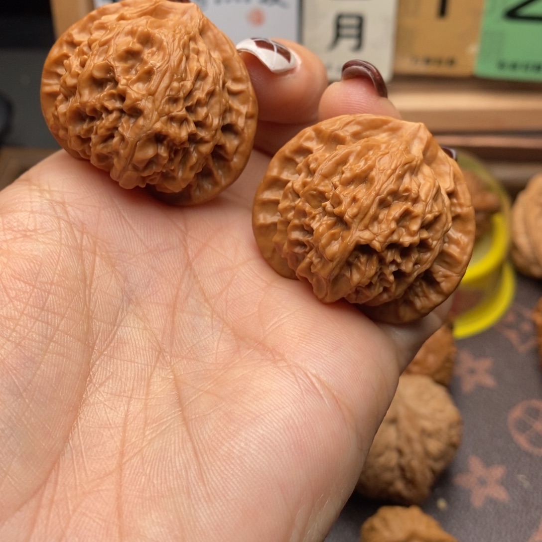 把件文玩核桃桃心宫灯