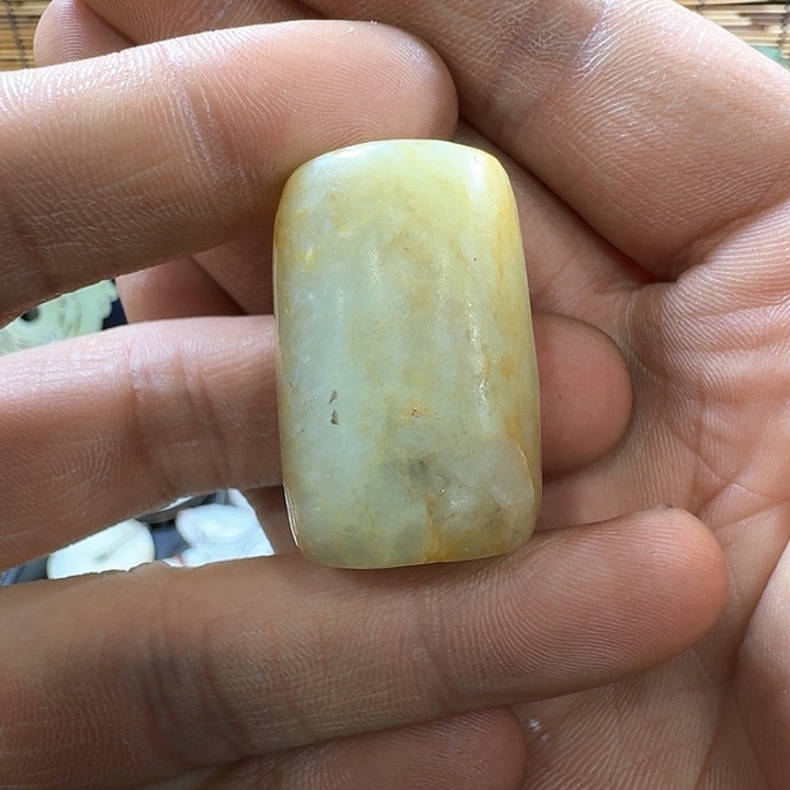 和田玉手链未镶嵌平****?