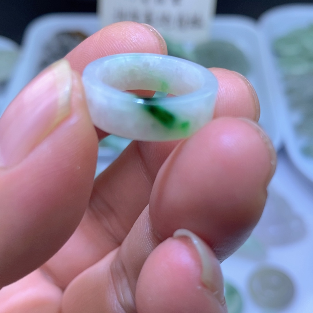 定制翡翠未镶嵌介子