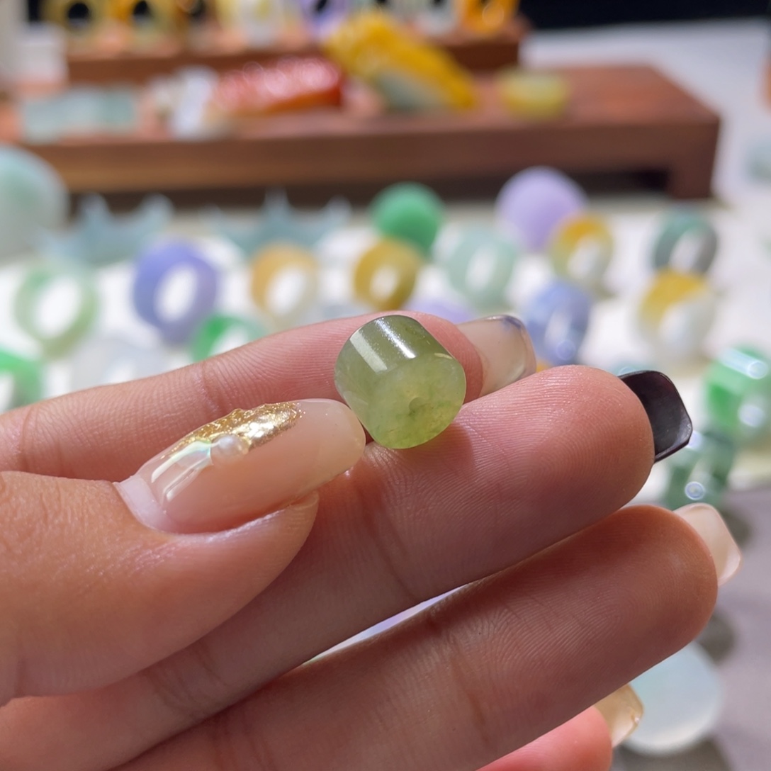 定制翡翠未镶嵌翡翠