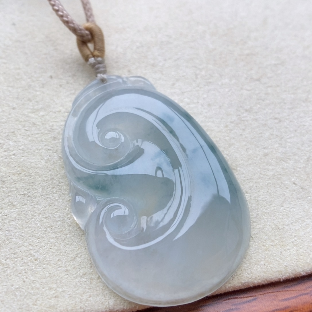 翡翠未镶嵌颈饰吊坠