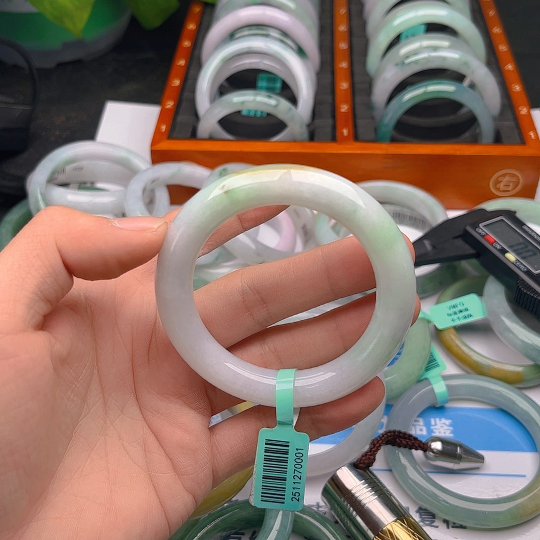 未镶嵌手镯翡翠5455. 144