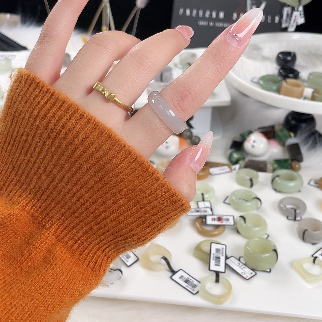 和田玉（糖玉）未镶嵌戒指h14烟紫泥鳅背17.7有包容不退换