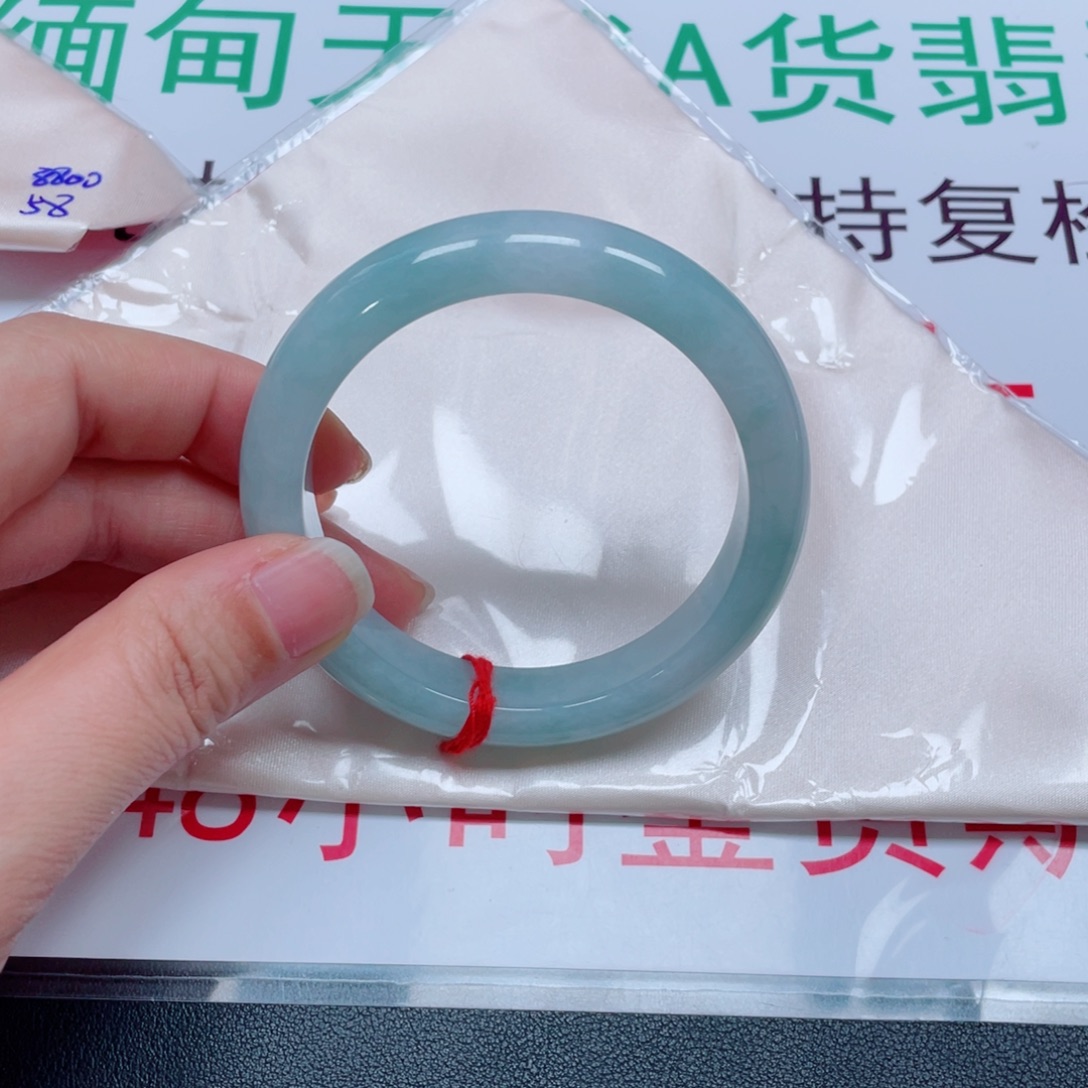 翡翠未镶嵌手镯冰胶蓝