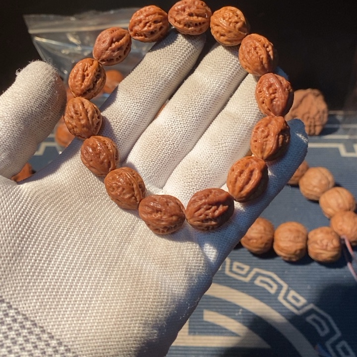 文玩核桃手串给****柔…………