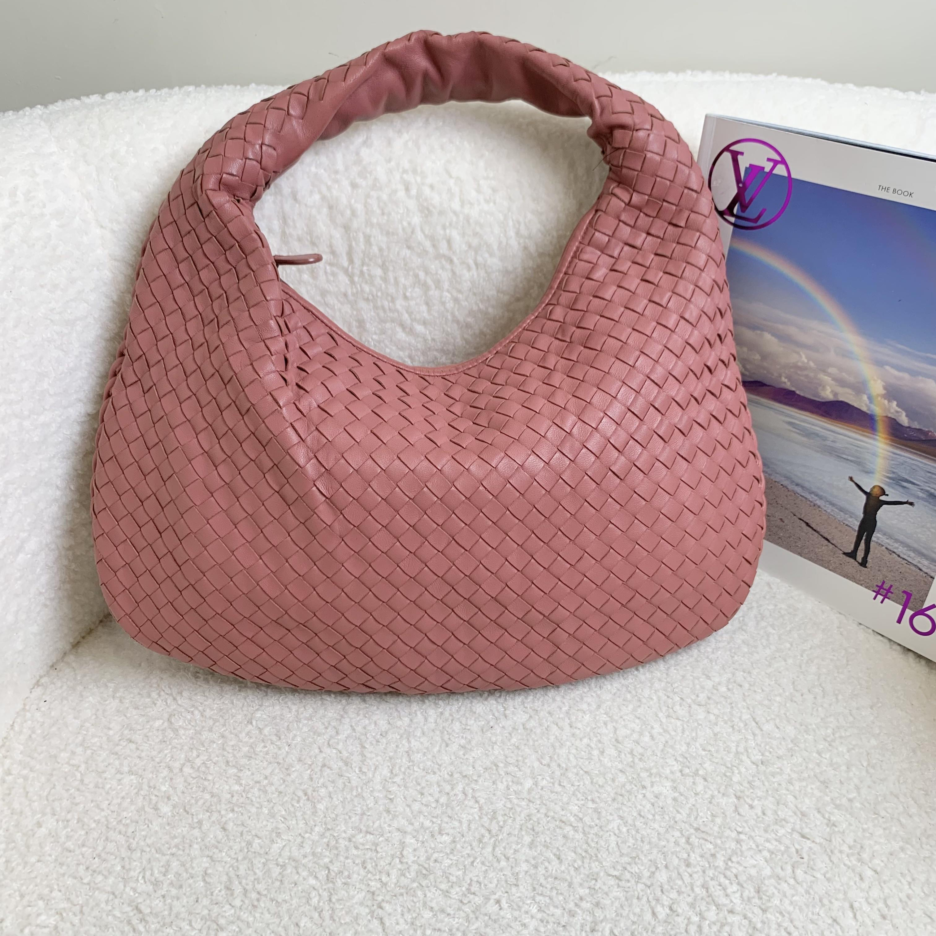 95新 BOTTEGA VENETA/葆蝶家 壹臻/杜鹃粉编织和尚包中号43559344