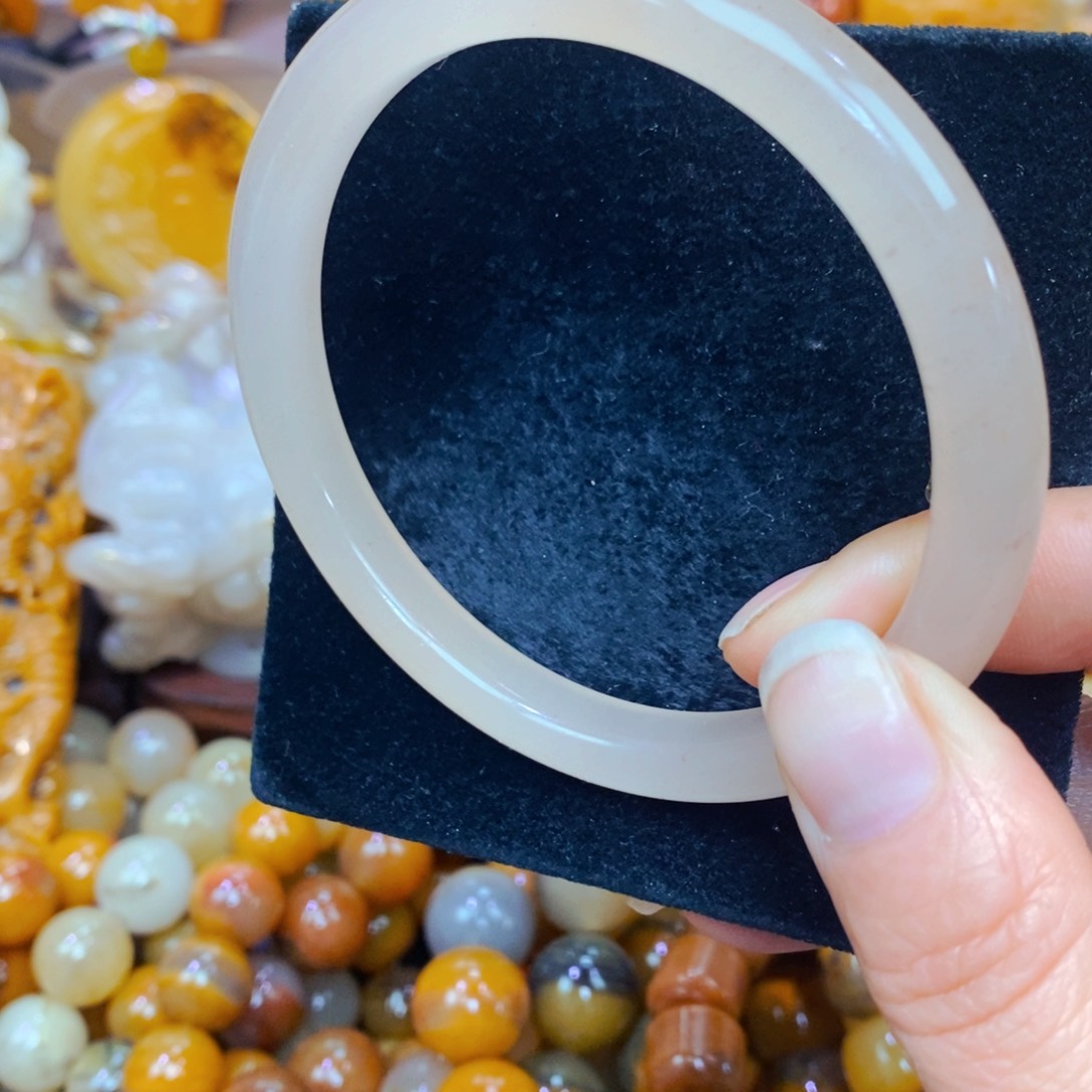 未镶嵌石英质玉（黄龙玉）吊坠(不含链)