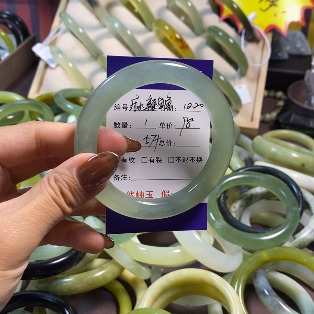 未镶嵌蛇纹石玉手镯