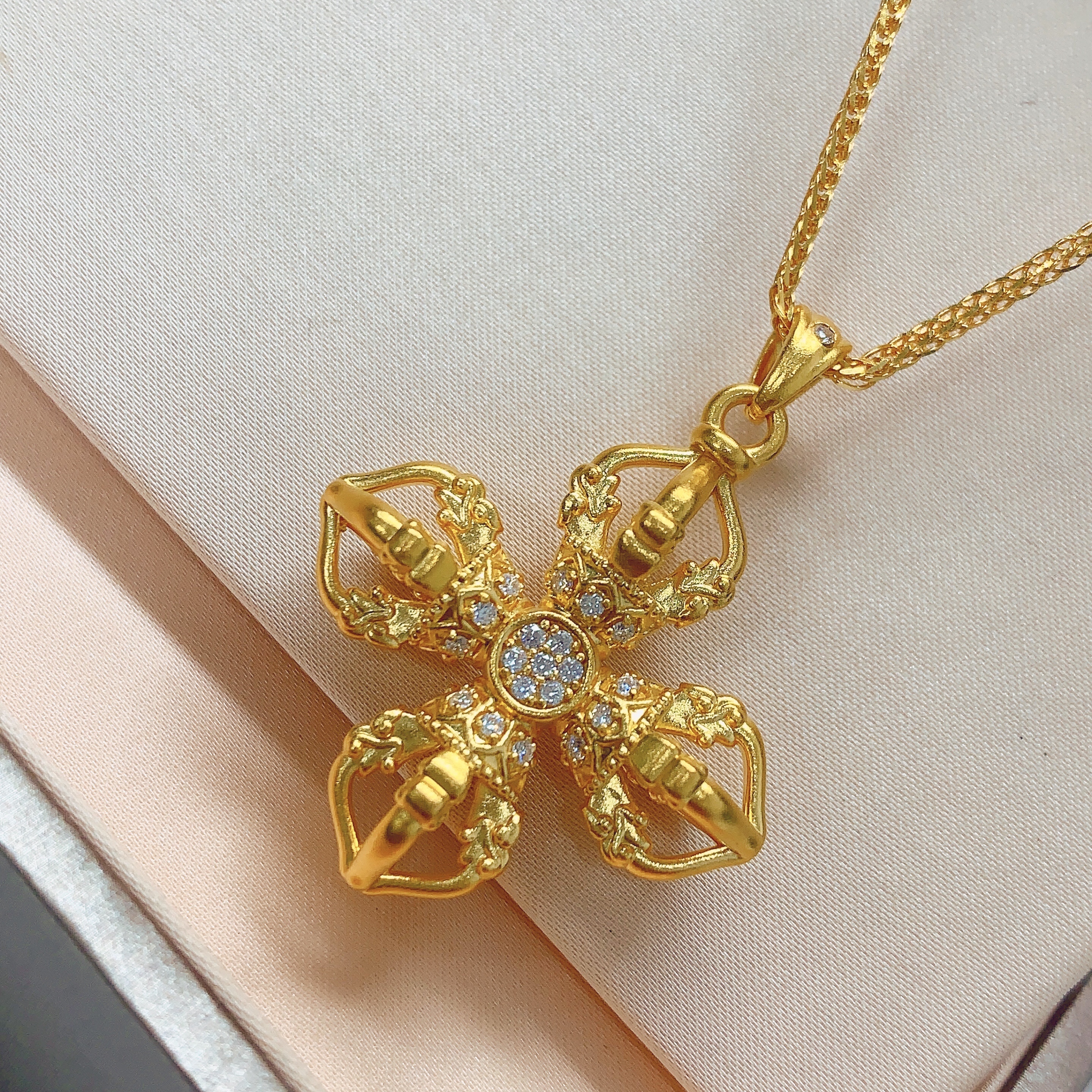 【水贝黄金】999足金5G工艺黄金镶嵌降魔杵吊坠X300