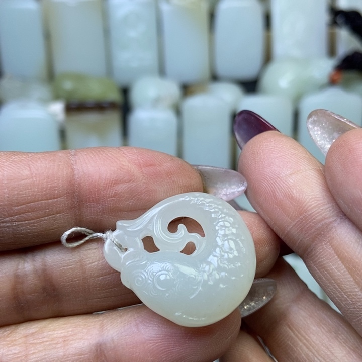 和田玉颈饰未镶嵌