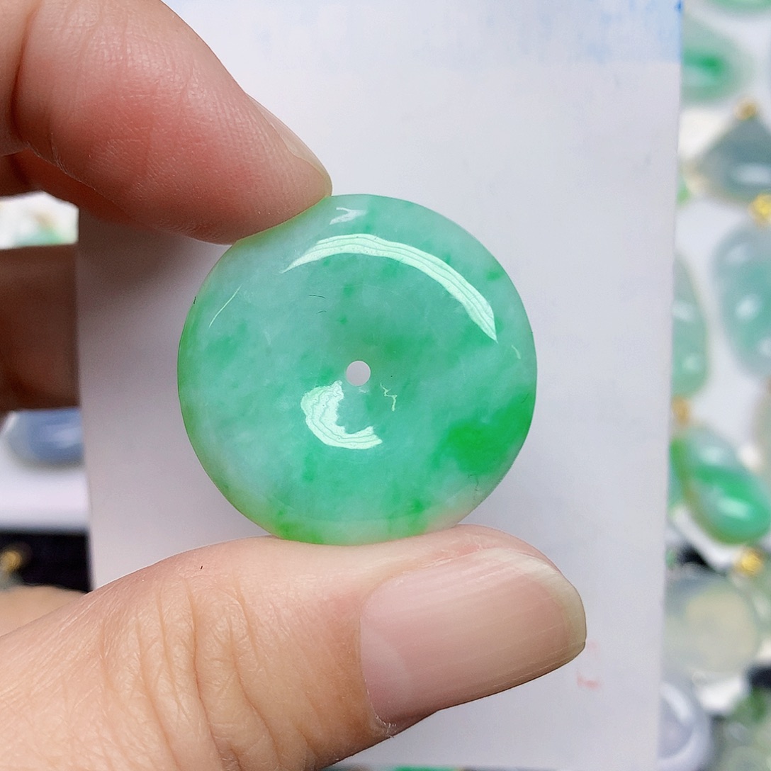 翡翠未镶嵌颈饰3456678