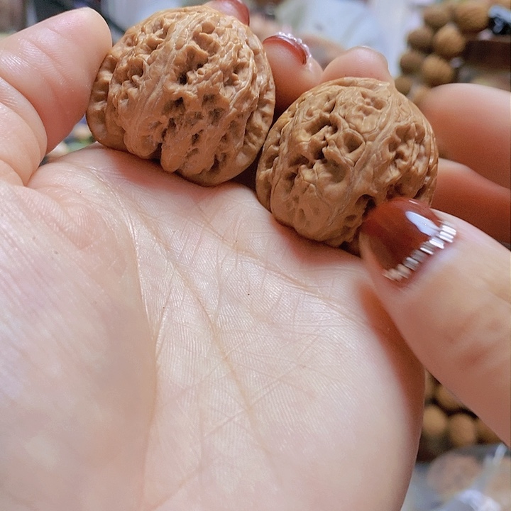 【闪购商品】文玩核桃把件37玉枕元宝浮黄