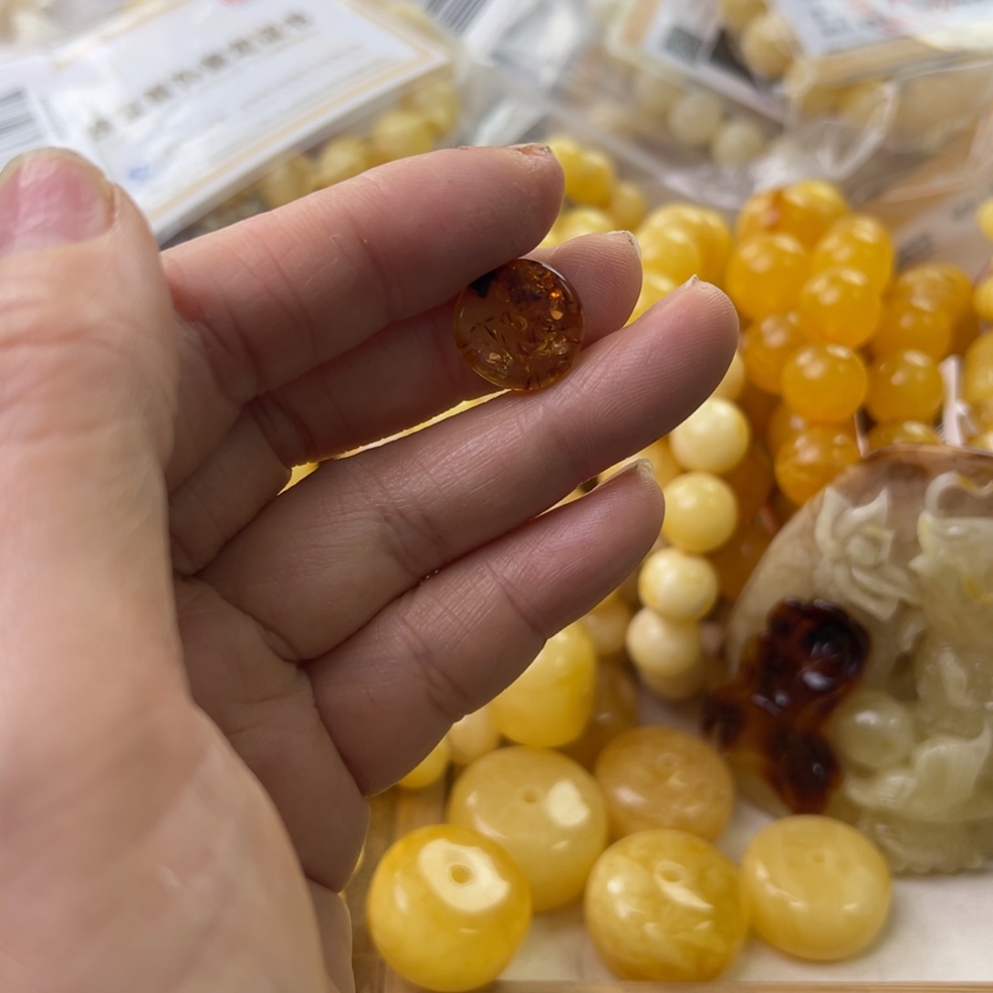 琥珀珠宝奇石未镶嵌
