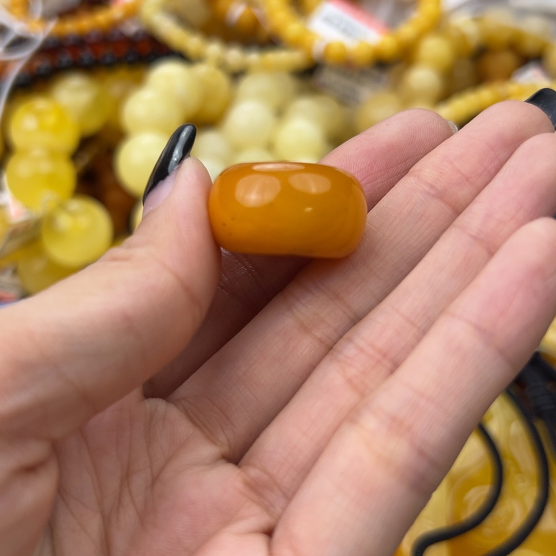 琥珀珠宝奇石未镶嵌