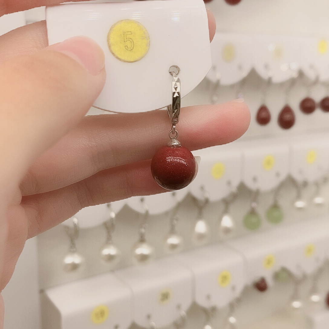 足银十二毫米的红色