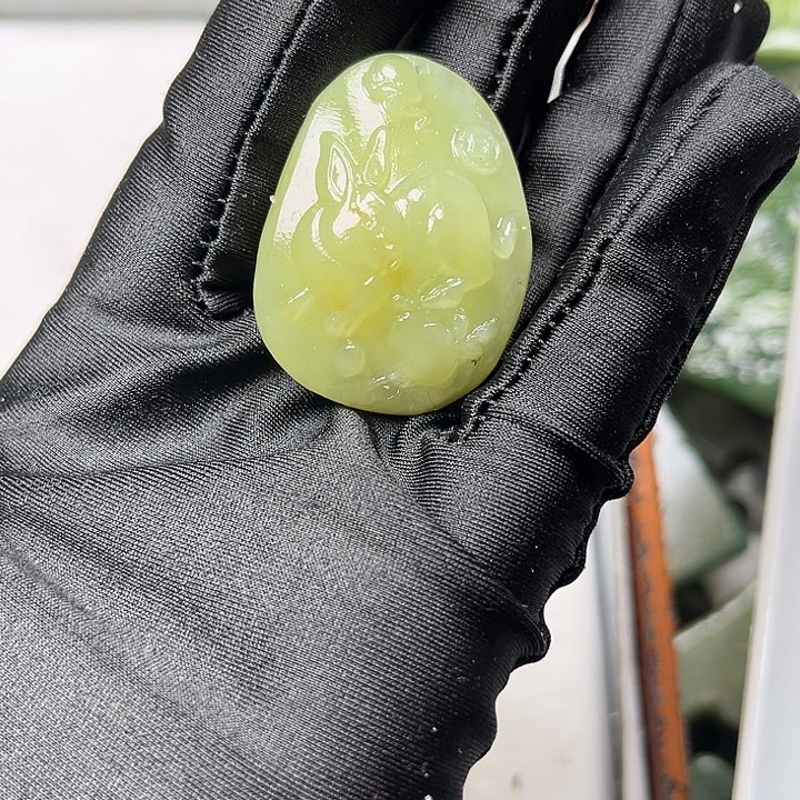 未镶嵌手镯和田玉有裂