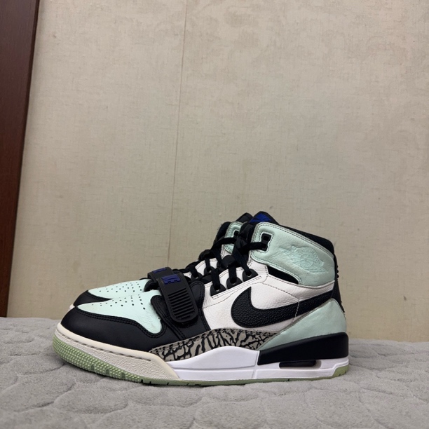 95新 MM6 44码/aj312薄荷绿/无原盒