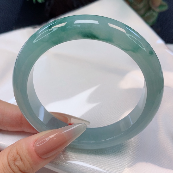 翡翠手镯未镶嵌如*55圈