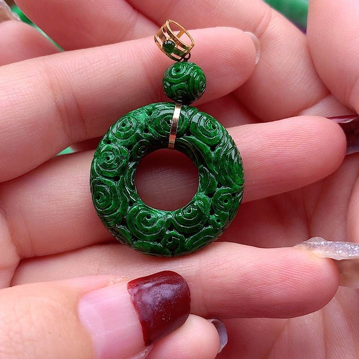 翡翠颈饰18K金镶嵌翡翠