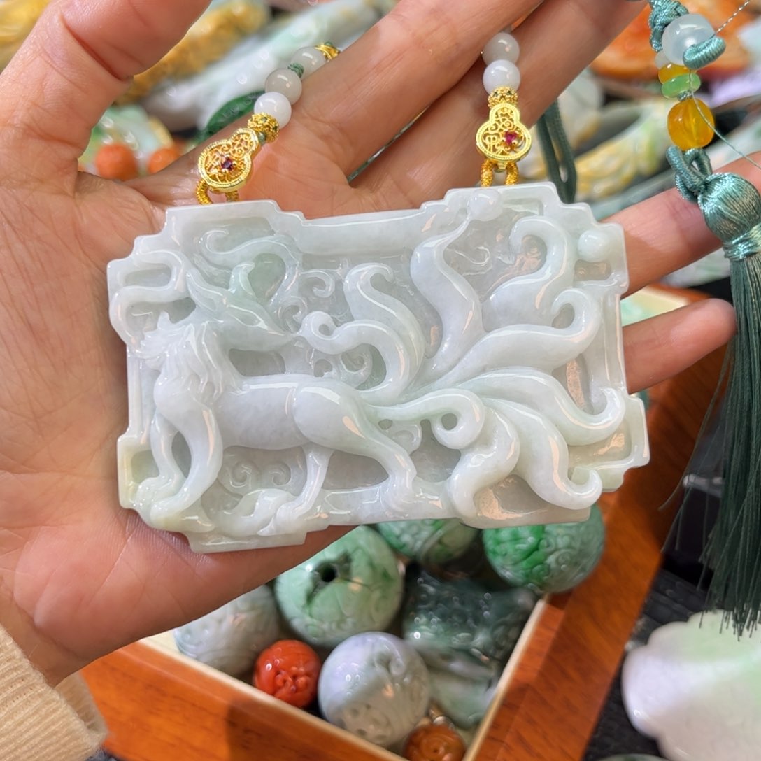 翡翠颈饰未镶嵌待编款