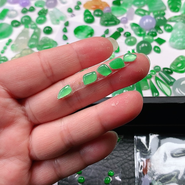 翡翠颈饰未镶嵌翡翠