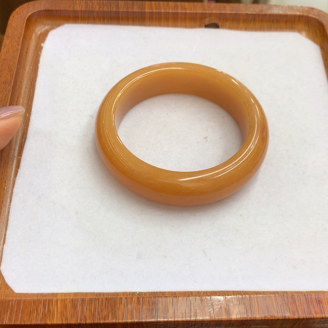 石英质玉未镶嵌手镯