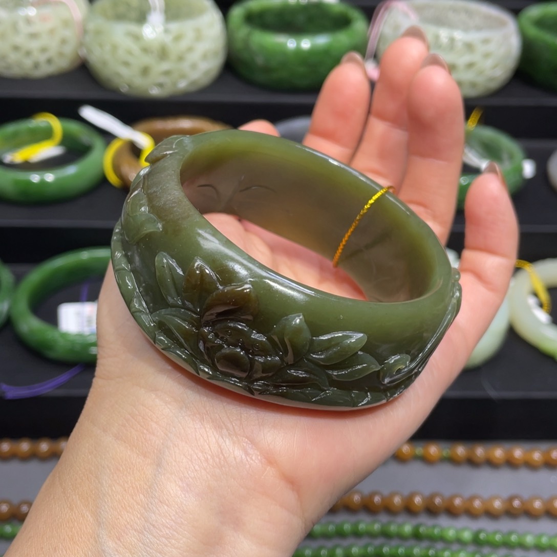 和田玉手镯57圈口 编号10未镶嵌