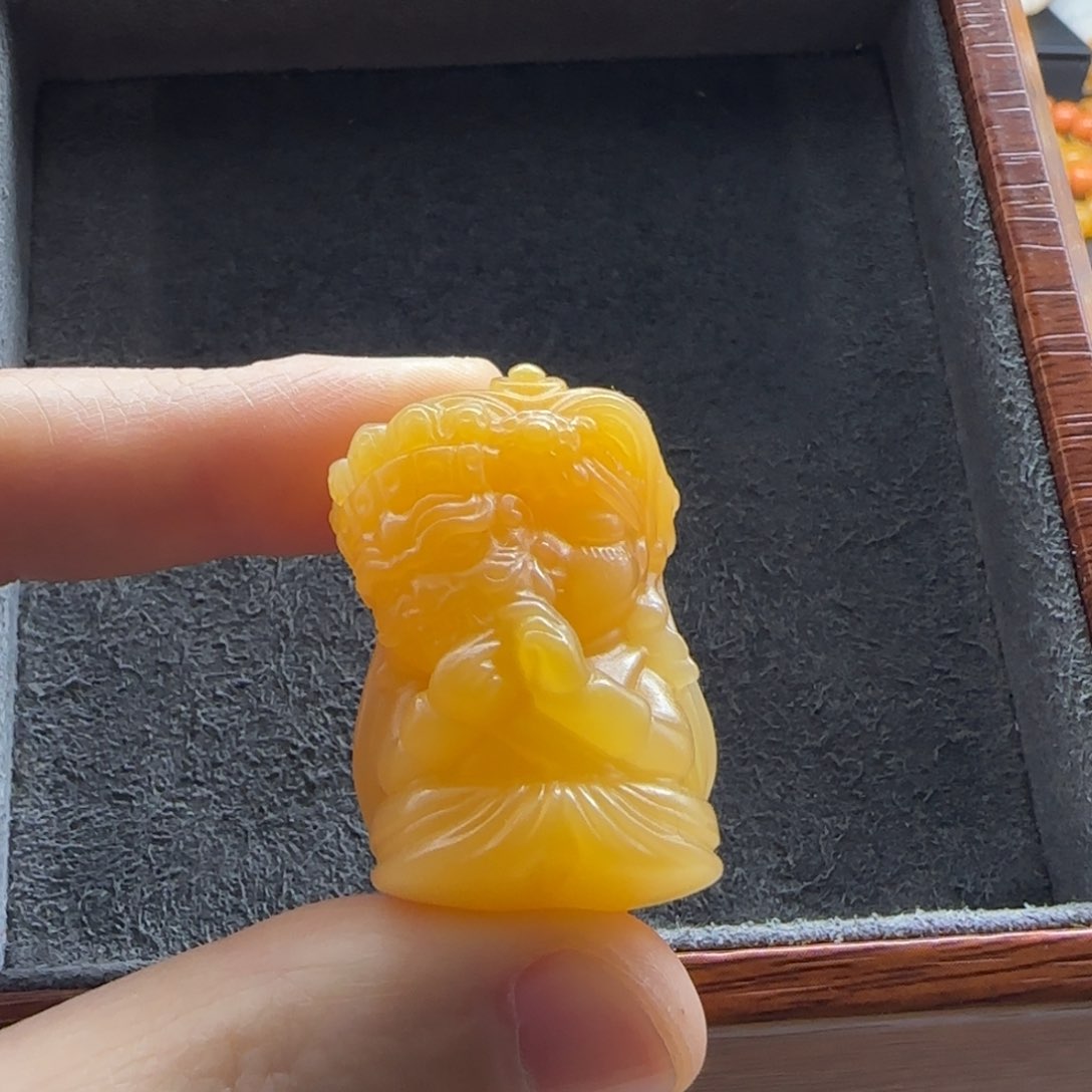 石英质玉（缅黄）配饰未镶嵌