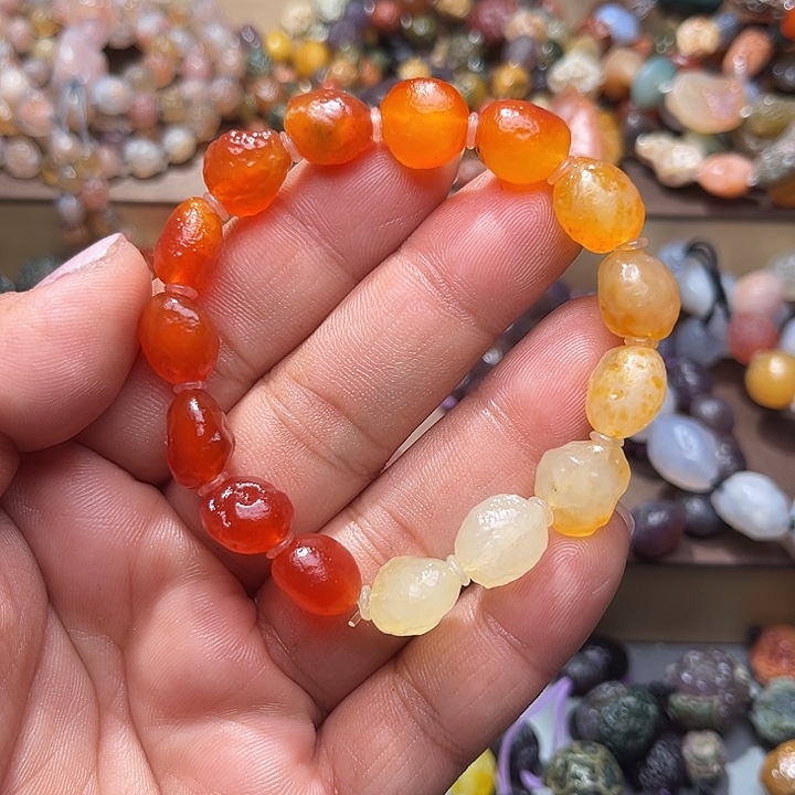 阿拉善彩玛瑙手串