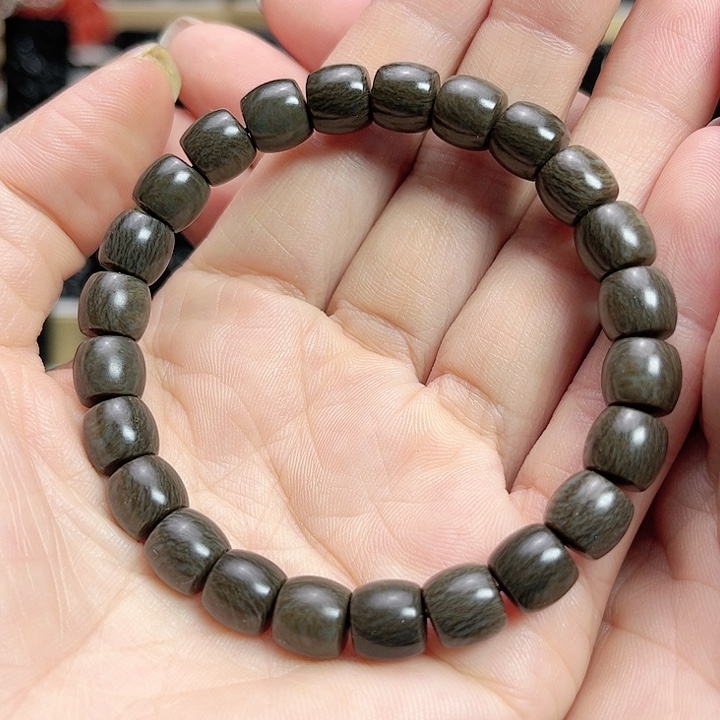 和田玉手链未镶嵌卡9直切草花手串