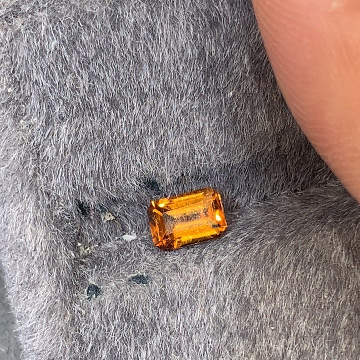 石榴石（芬达石）裸石未镶嵌0.91克拉