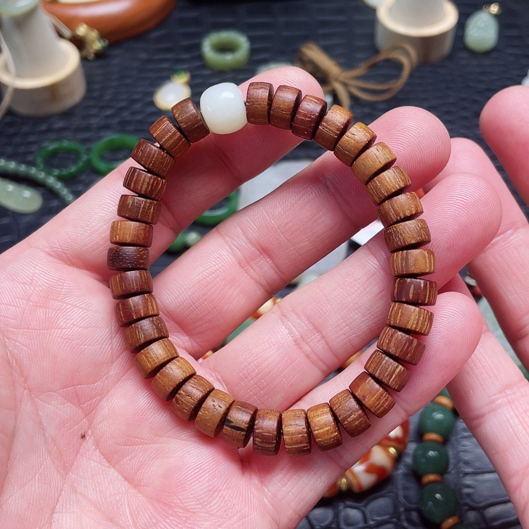 未镶嵌手镯和田玉手串