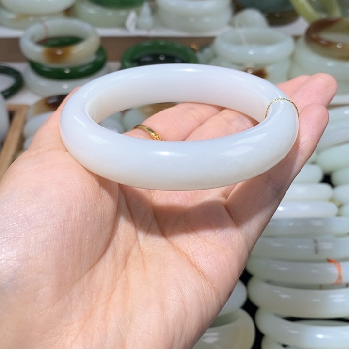 和田玉手镯未镶嵌羊脂白镯59