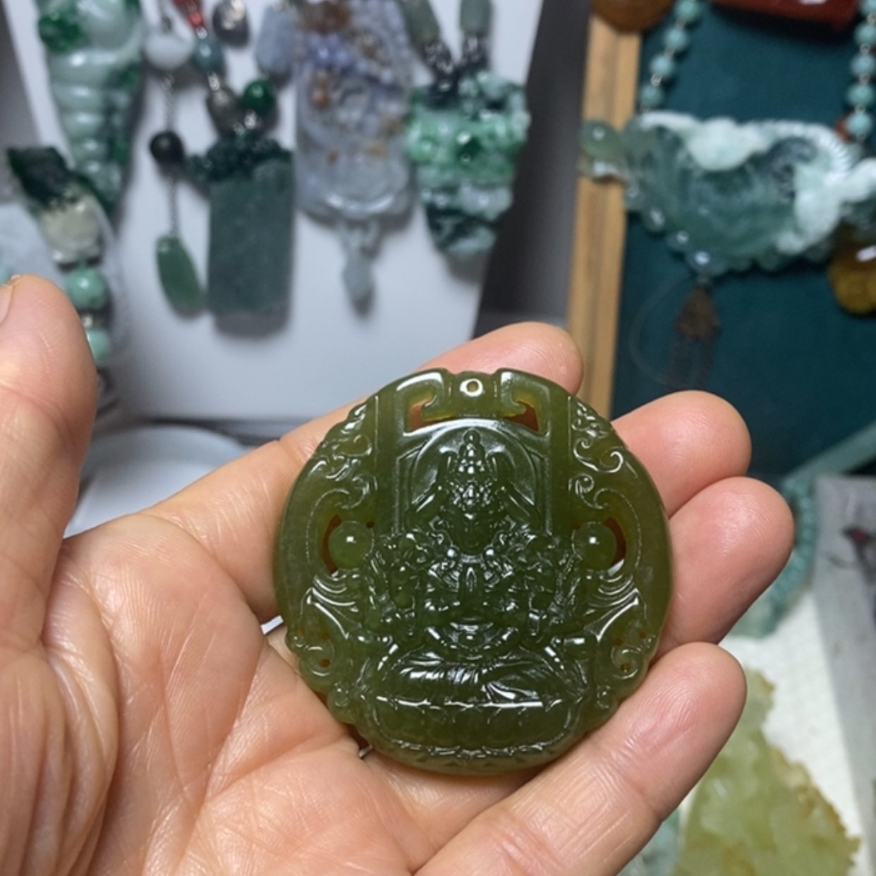 【闪购商品】翡翠吊坠(赠链)未镶嵌