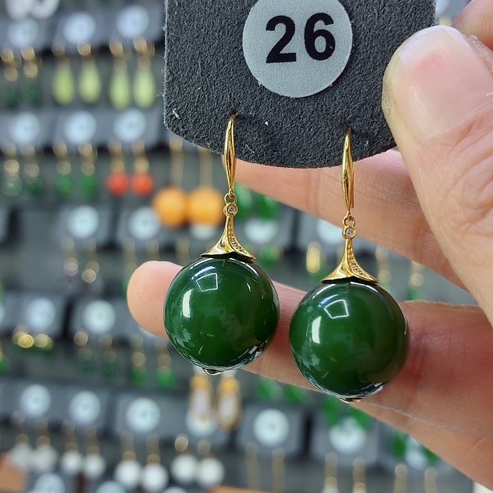 和田玉18K金镶嵌耳饰