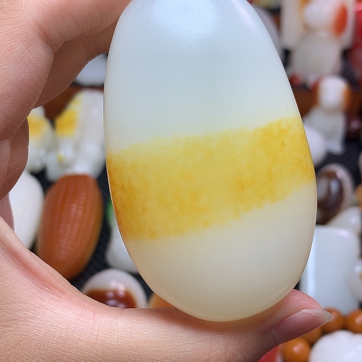 新疆北疆腰缠万贯原石